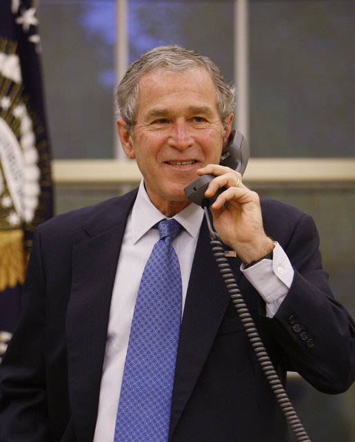 bush-in-his-Signature-Piattelli-Bush-Blue-tie-Circa-2009